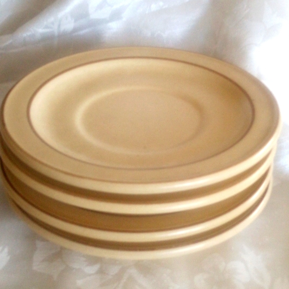 4  pfaltzgraff saucers from the 1960's